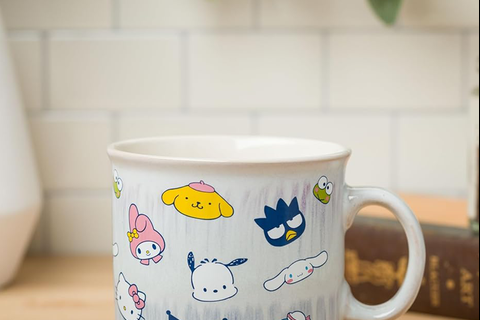 7003-hello-kitty-and-friends-ceramic-mug-glaze-faces–1.png