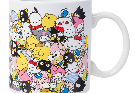 7015-hello-kitty-and-friends-ceramic-mug-bunch-hug–1.png