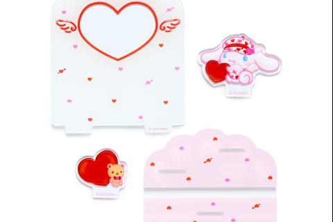 702-cinnamoroll-smartphone-and-photo-stand-cupid-series–1.jpg