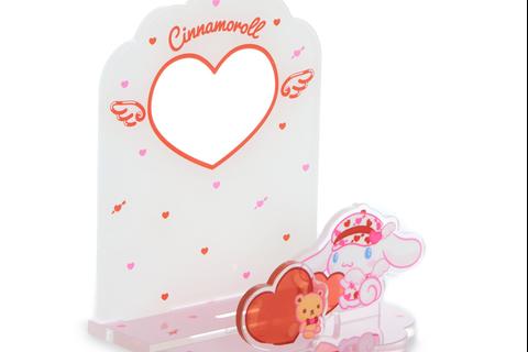 702-cinnamoroll-smartphone-and-photo-stand-cupid-series–1.jpg