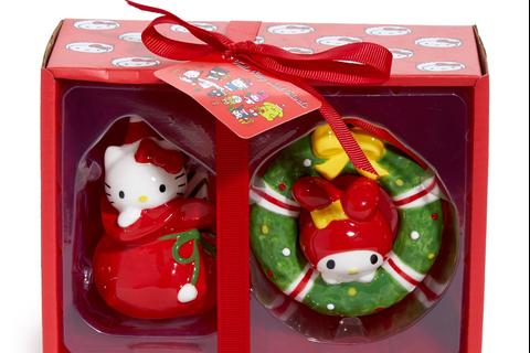 7039-hello-kitty-and-my-melody-2-pc-holiday-ceramic-ornament-set-red–1.jpg