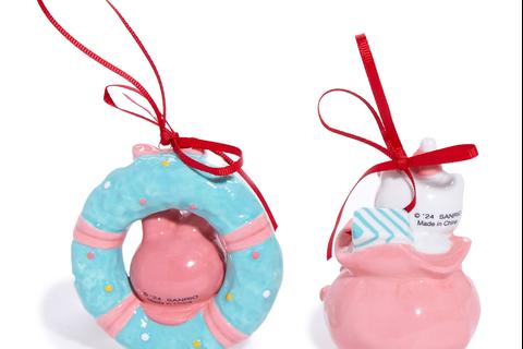 7043-hello-kitty-and-my-melody-2-pc-holiday-ceramic-ornament-set-pastel-pink–1.jpg