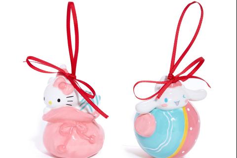 7045-hello-kitty-and-cinnamoroll-2-pc-holiday-ceramic-ornament-set-pastel-pink–1.jpg