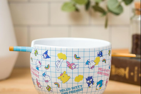 7053-hello-kitty-and-friends-ceramic-ramen-bowl-and-chopstick-set-color-grid–1.png