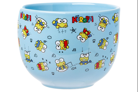 7055-keroppi-ceramic-ramen-bowl-and-chopstick-set-poses–1.png