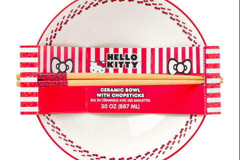 7063-hello-kitty-ceramic-noodle-bowl-and-chopstick-set-red-bows–1.png