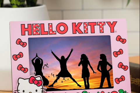 7085-hello-kitty-apples-and-bows-photo-frame-1.png