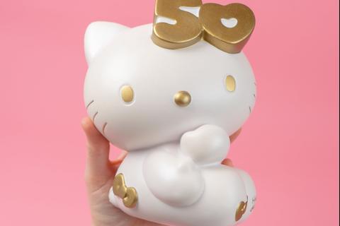 7135-hello-kitty-50th-anniversary-gold-jumbo-squishu-1.jpg