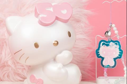 7261-hello-kitty-50th-anniversary-jumbo-squishu-1.jpg