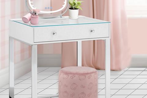 7270-hello-kitty-x-impressions-vanity-slaystation-mini-vanity-table-1.jpg