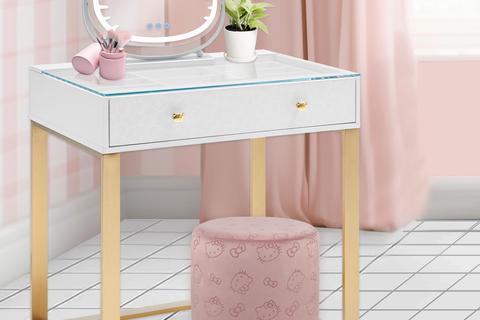 7270-hello-kitty-x-impressions-vanity-slaystation-mini-vanity-table-1.jpg