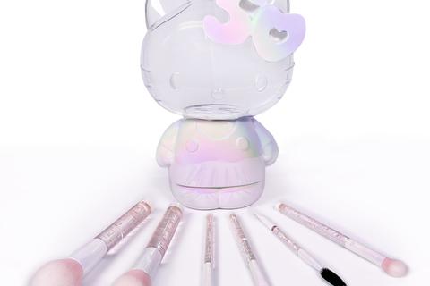 7305-hello-kitty-x-impressions-vanity-50th-anniv-6-pc-brush-gift-set-1.jpg