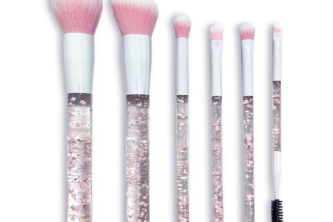 7305-hello-kitty-x-impressions-vanity-50th-anniv-6-pc-brush-gift-set-1.jpg