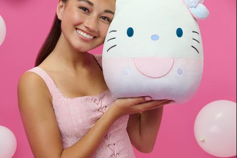 7324-hello-kitty-50th-anniversary-12-sparkle-gradient-squishmallows-1.jpg