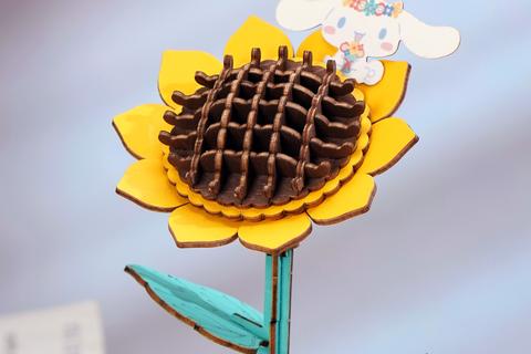 7332-cinnamoroll-sunflower-3d-wooden-puzzle-1.jpg