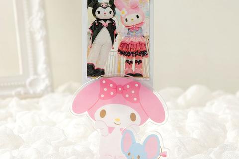 838-my-melody-acrylic-clip-stand-1.jpg