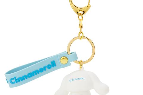 870-cinnamoroll-signature-keychain-1.jpg